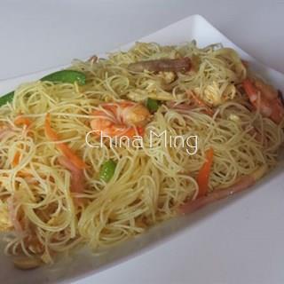 Fideos de arroz con salsa curry - Imagen 1